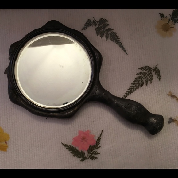 VICTORIAN HAND HELD VANITY MIRROR - Picture 2 of 2